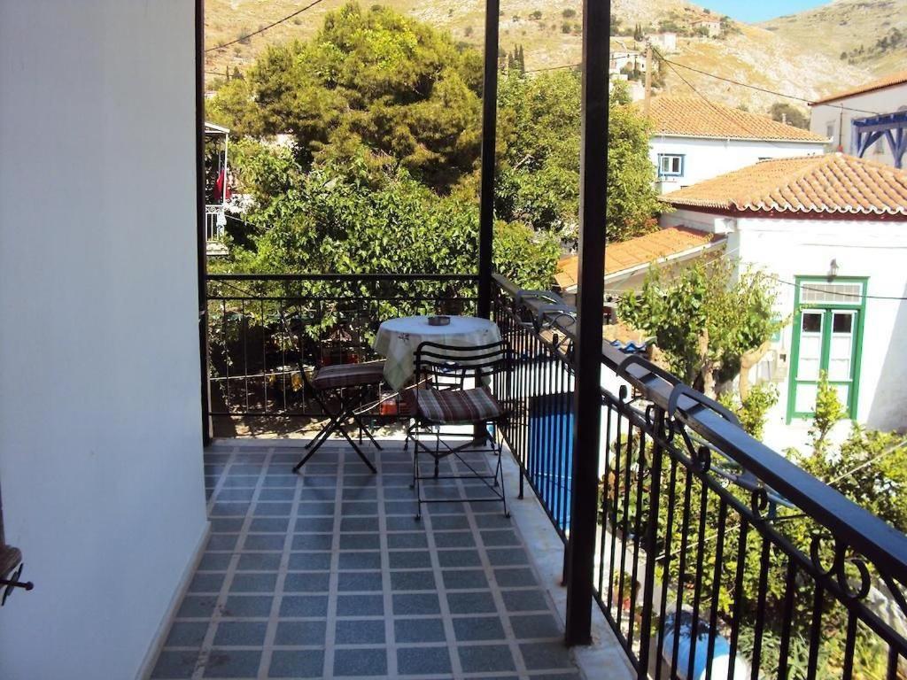 Douskos Uptown Living Hotel Hydra  Exterior photo
