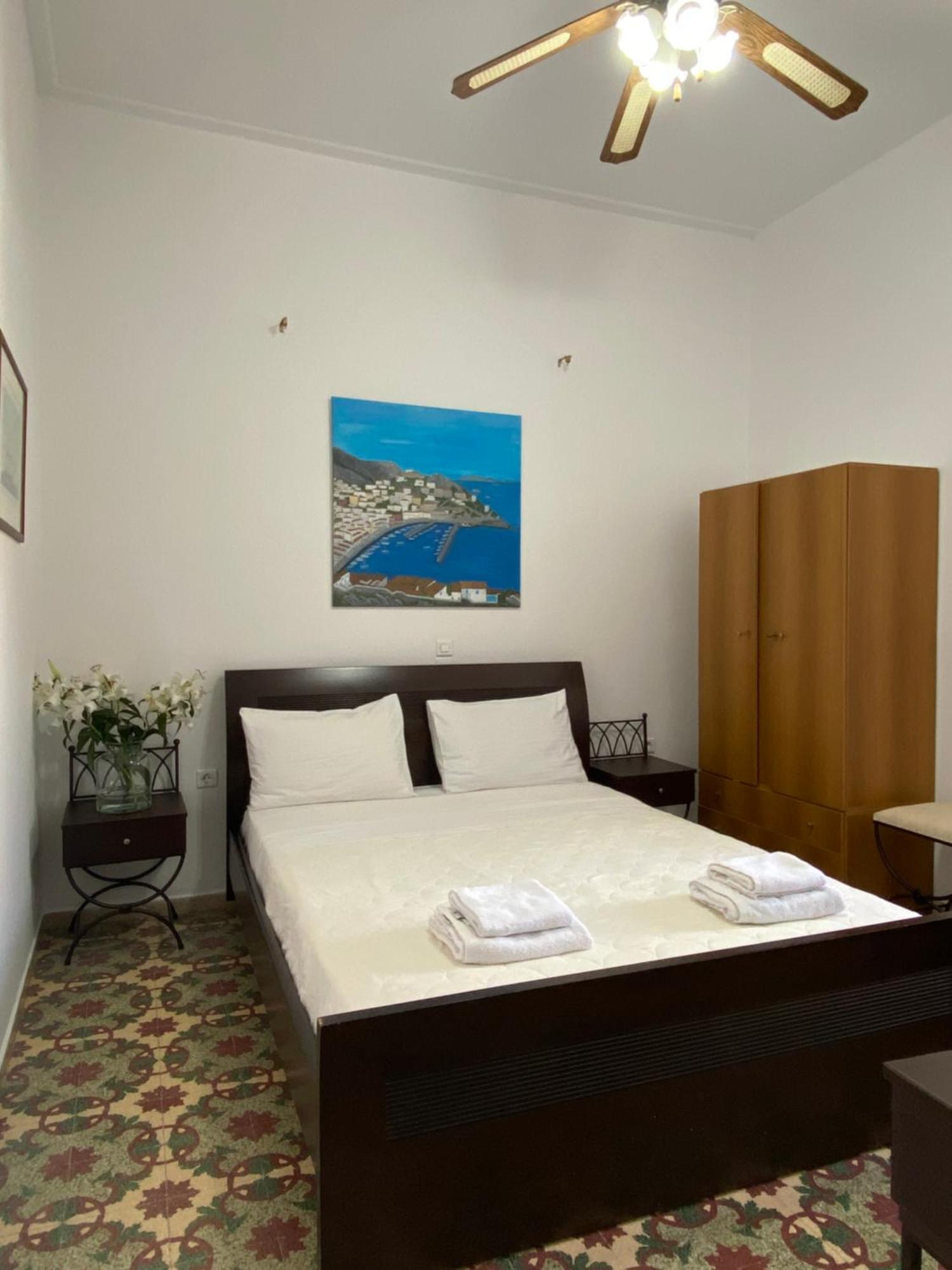 Douskos Uptown Living Hotel Hydra  Exterior photo