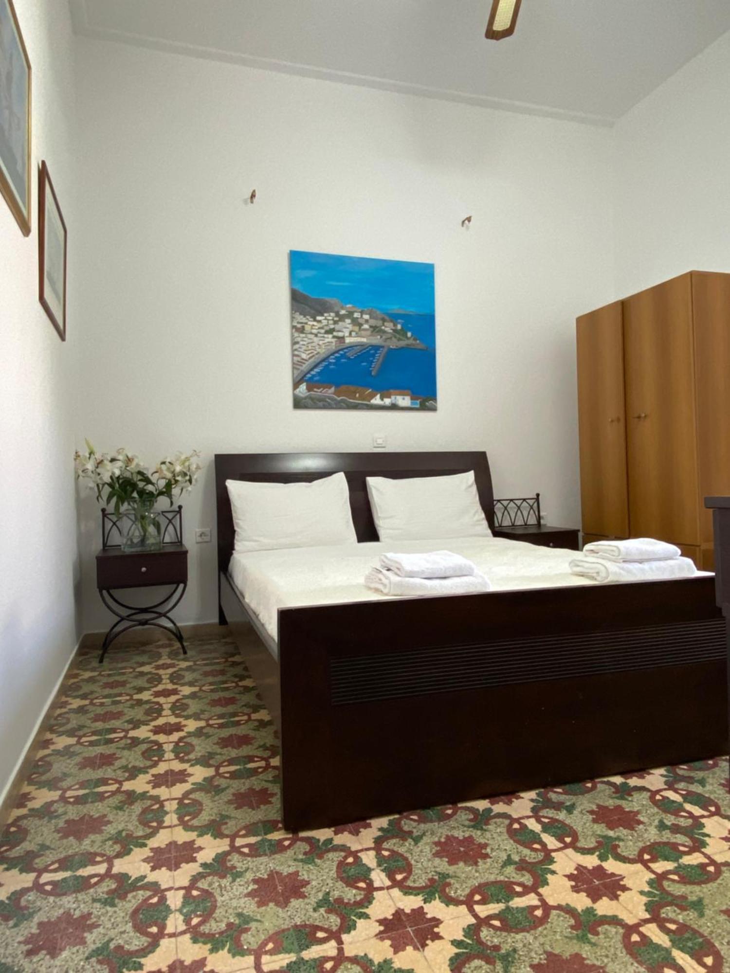 Douskos Uptown Living Hotel Hydra  Exterior photo