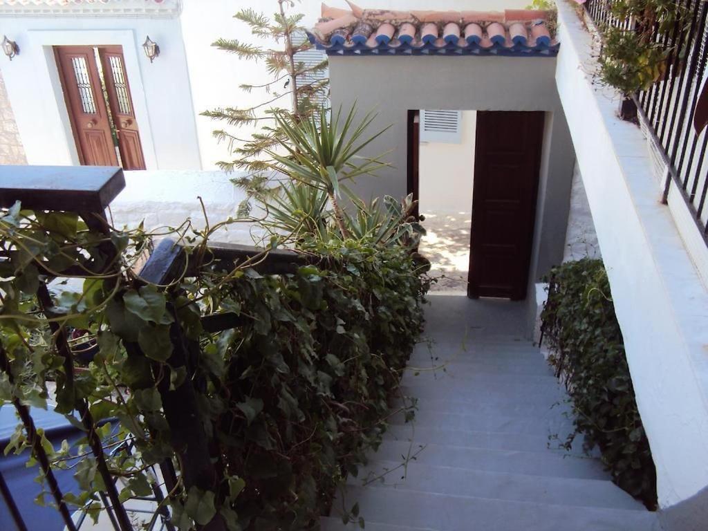 Douskos Uptown Living Hotel Hydra  Exterior photo